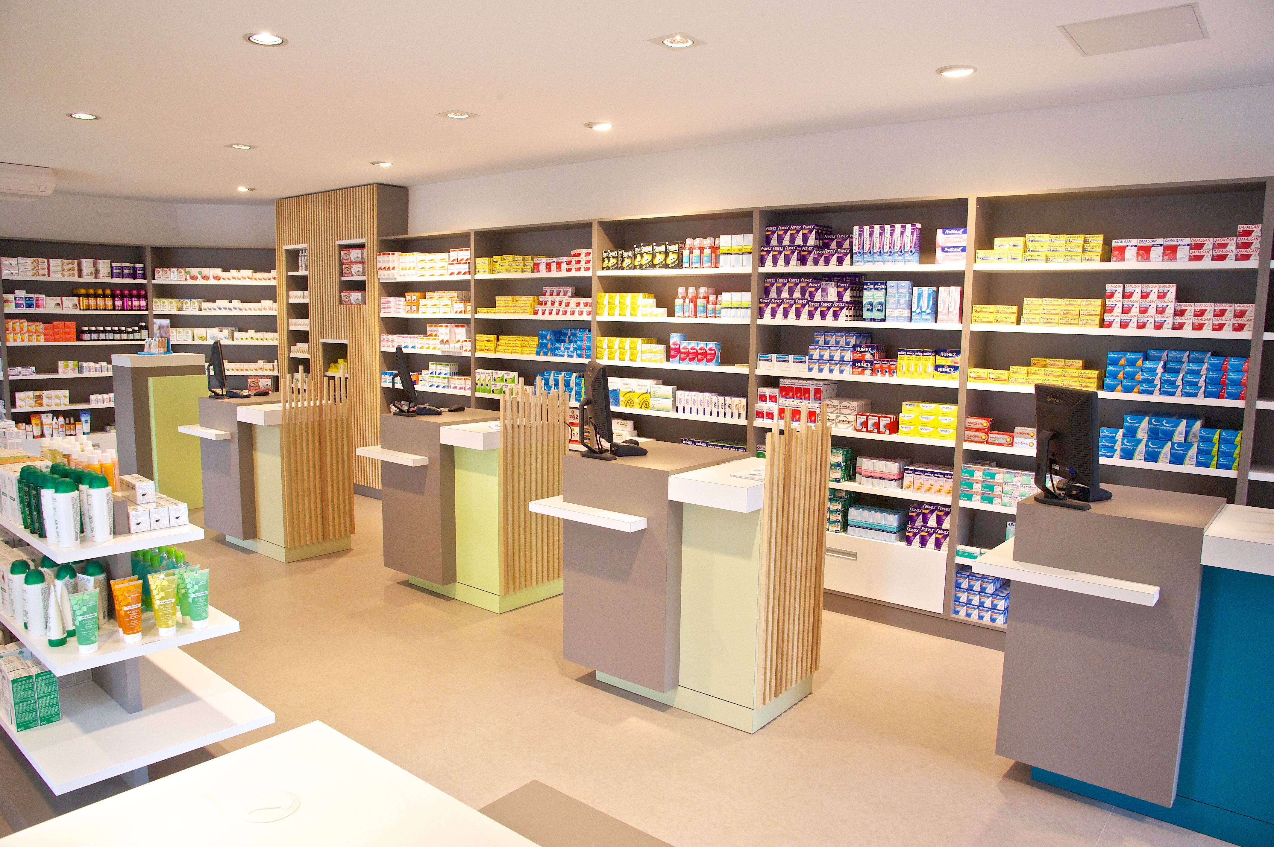 rénovation intérieure de pharmacie par Architéa Lyon