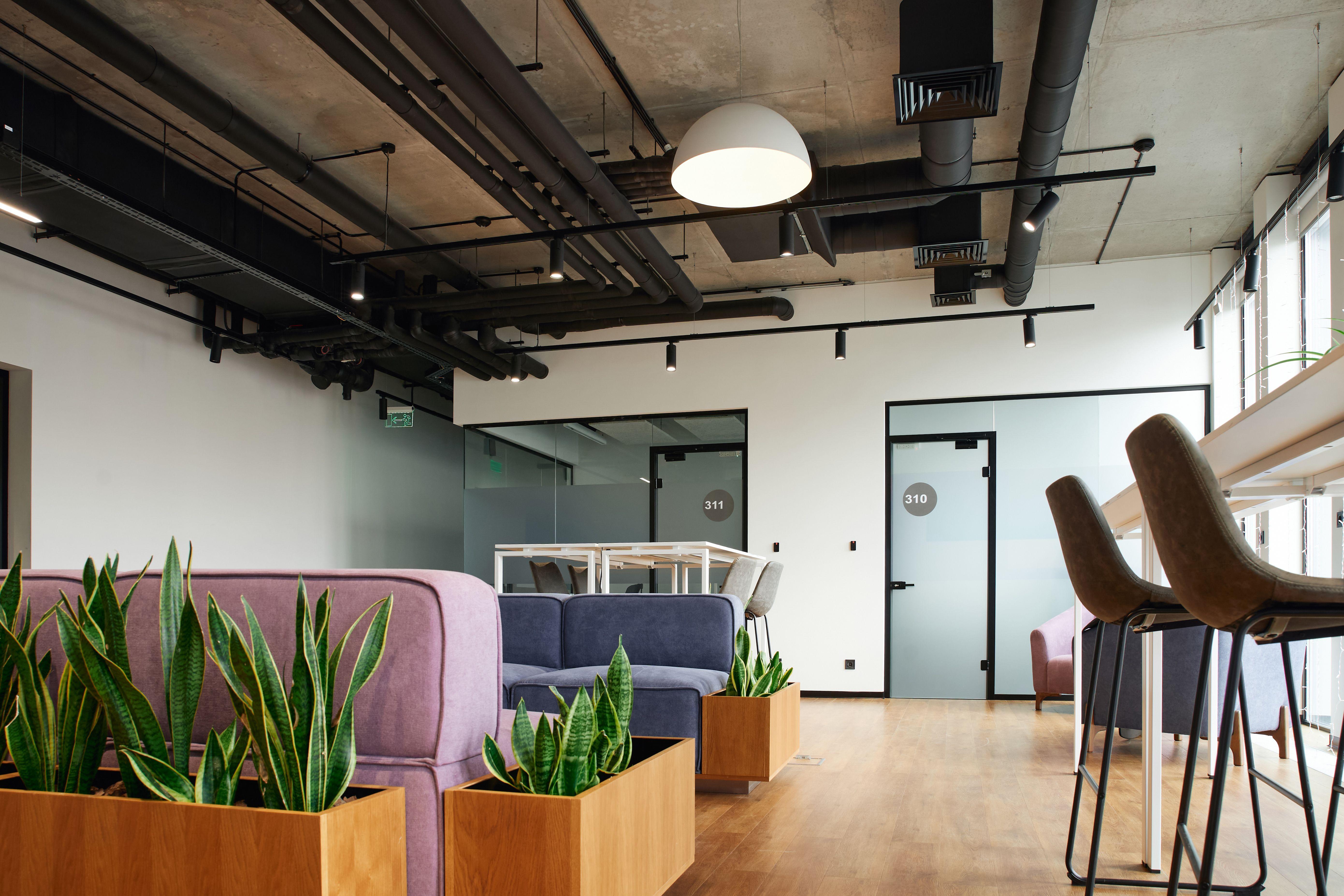Rénovation et aménagement de bureaux par Architéa Rodez