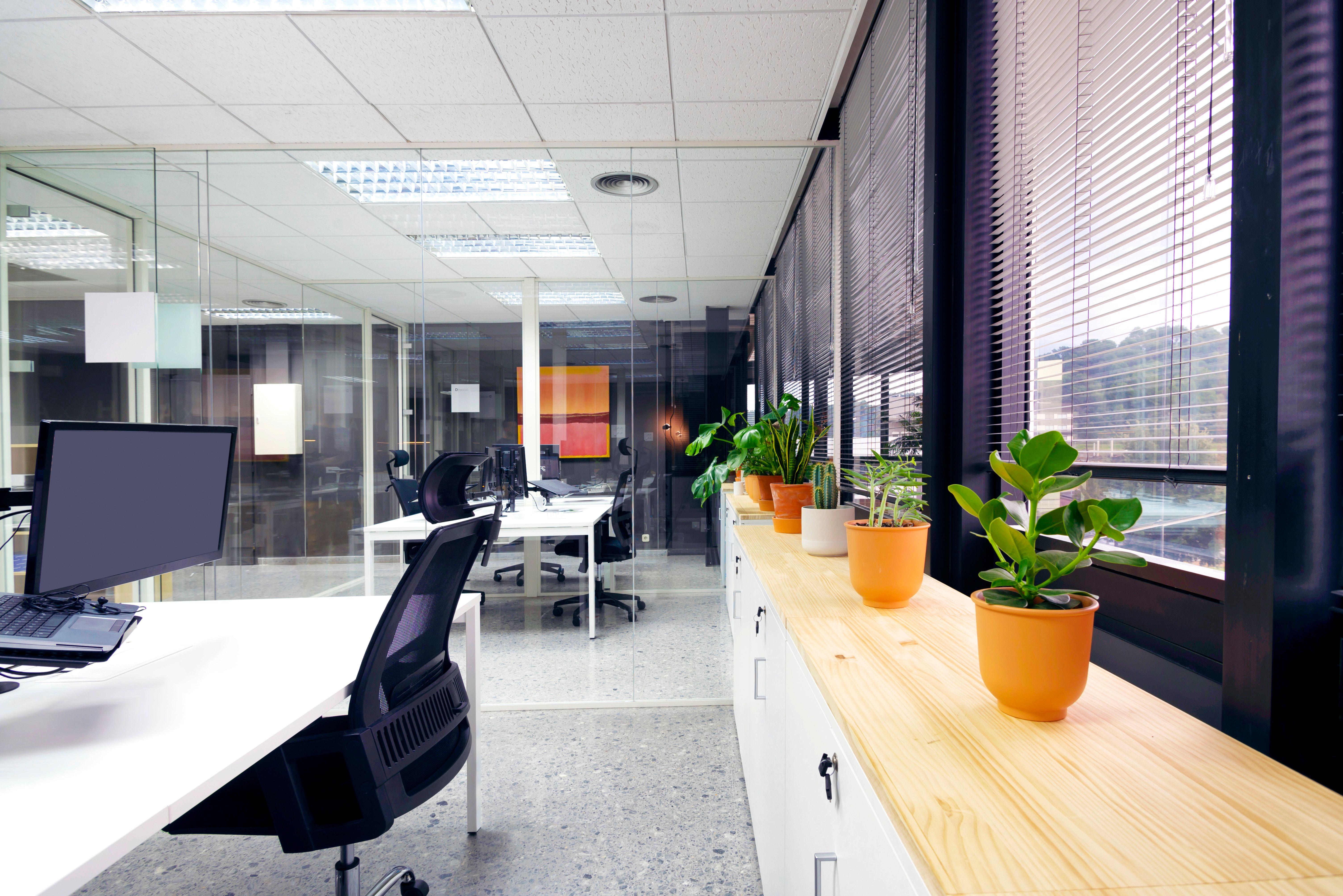Rénovation de bureaux par Architea Aubenas Sud-ArdÚche