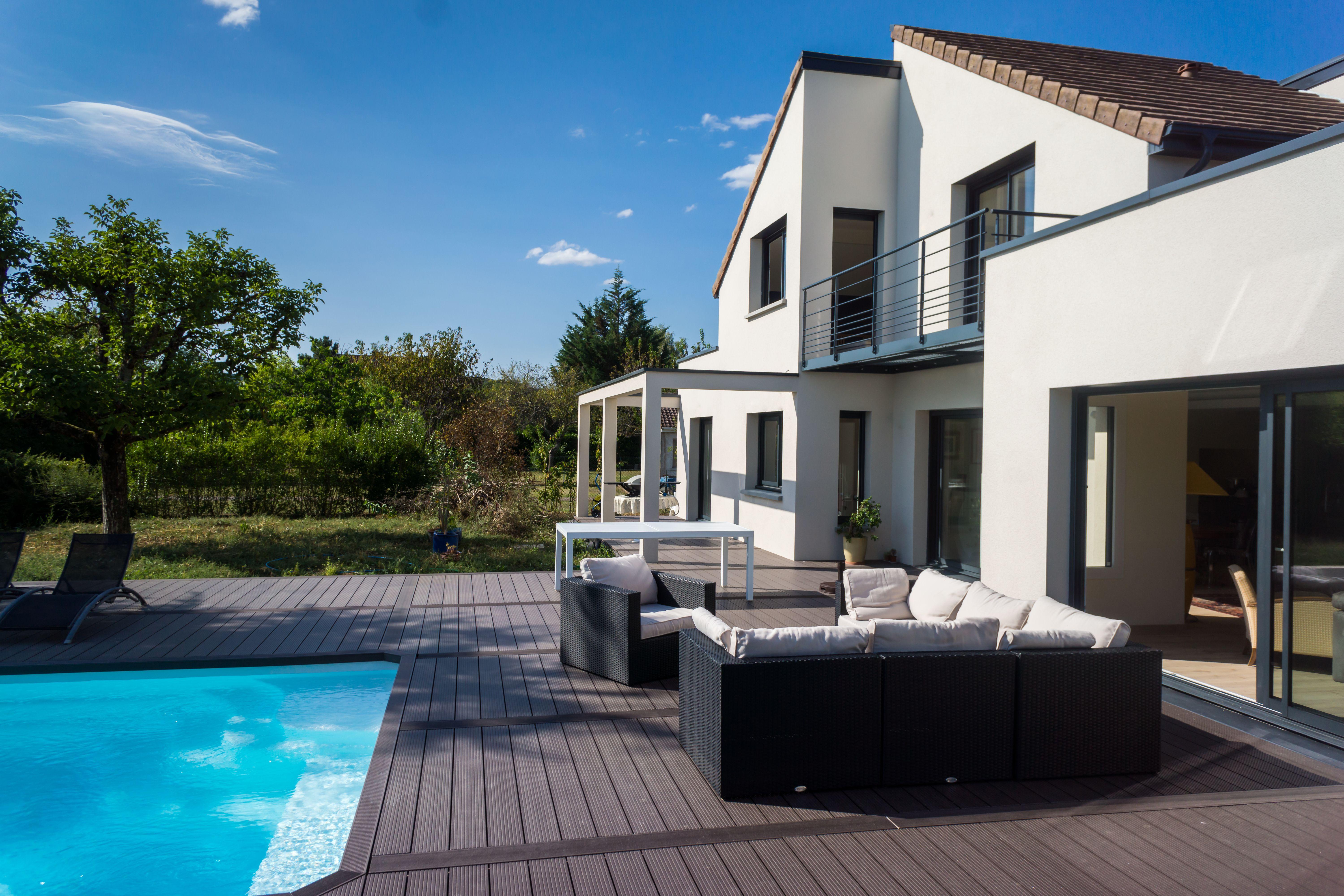 piscine coque polyester installée par Architéa Albi / Gaillac